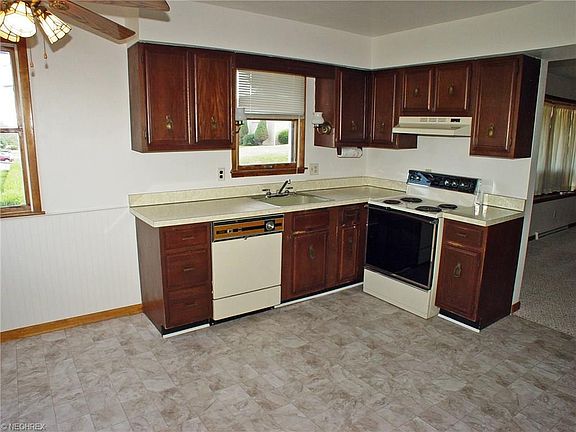 3rd image of 227 School St
