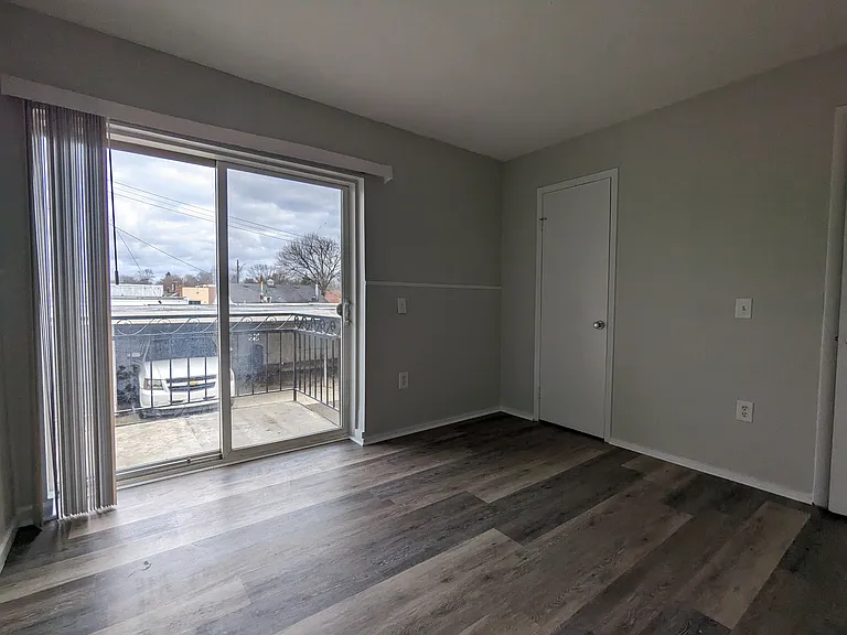 1615 Nottingham Ave #301 — Photo 3