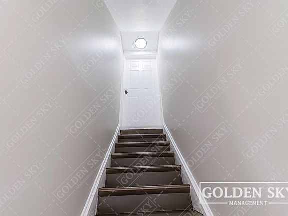 3rd image of 823 W Main St