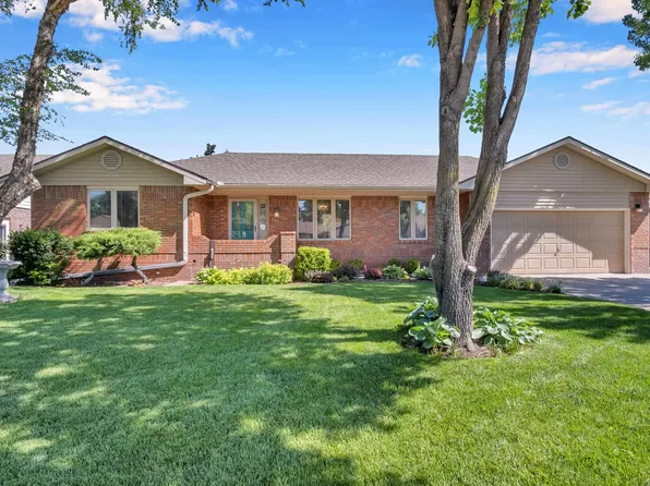 802 Idlewild Dr, Hutchinson, KS 67502