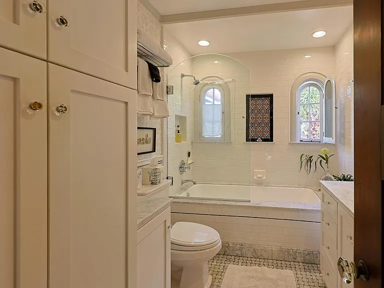 1027 Adella Ave — Photo 22