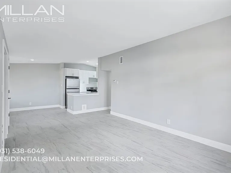 325 Capri Boulevard — Photo 7