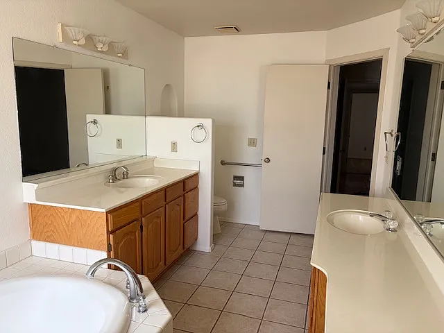 1319 E Fountain St — Photo 8