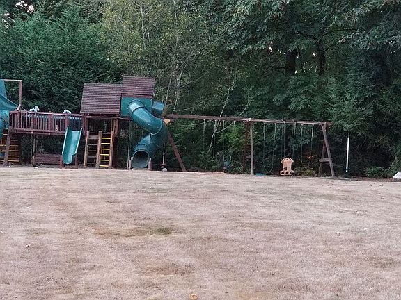 2nd image of 5811 245th Pl NE