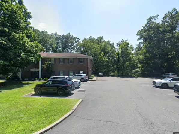 7 Manor Dr, Hampton, NJ 08827