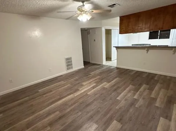 404 Stephens Dr #A, Bakersfield, CA 93304