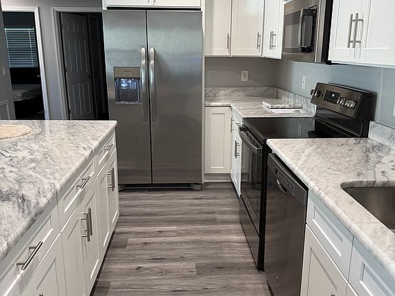 2nd image of 2211 S Lois Ave