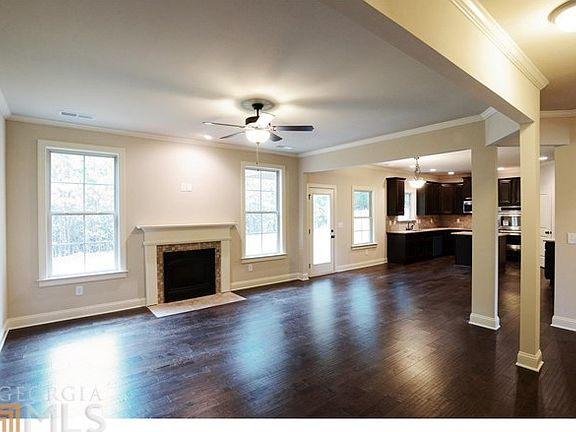 5th image of 216 Burnham Ct