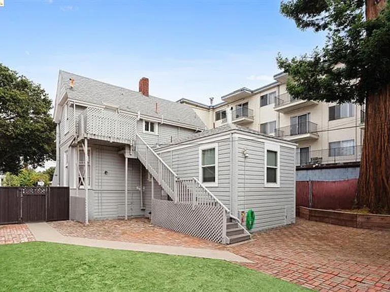 2222 Haste St — Photo 34