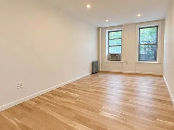 247 Wadsworth Avenue image 1 of 5