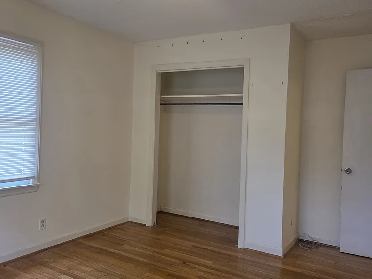 608 Dupont Dr — Photo 3