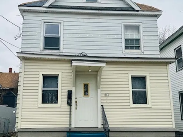 324 Wallace St, Erie, PA 16507