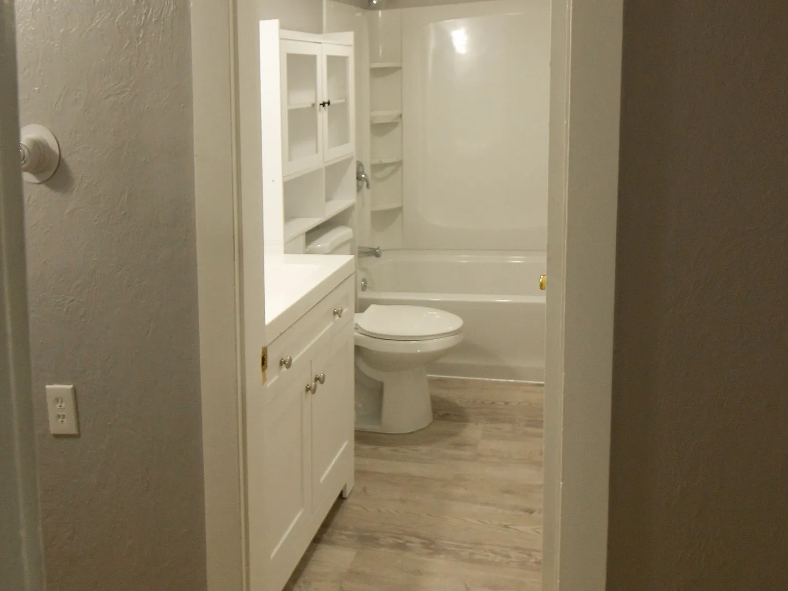 2 bed, 850 sqft, $2,000 — Photo 1
