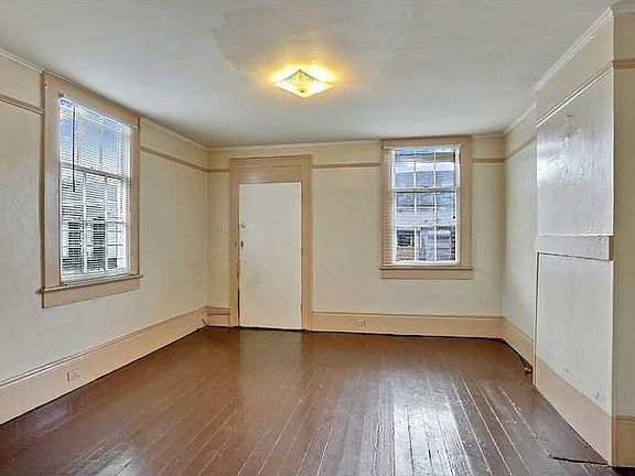 2nd image of 1442 N Robertson St