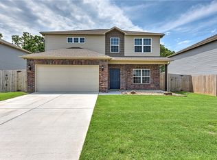 1001 Queen St, Centerton, AR 72719