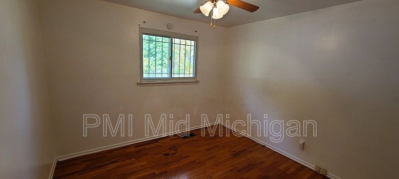 1st image of 510 W Alma Ave