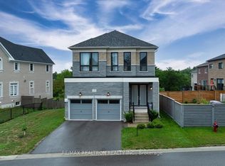 7 Maple Fields Cir, Aurora, ON L4G3X6