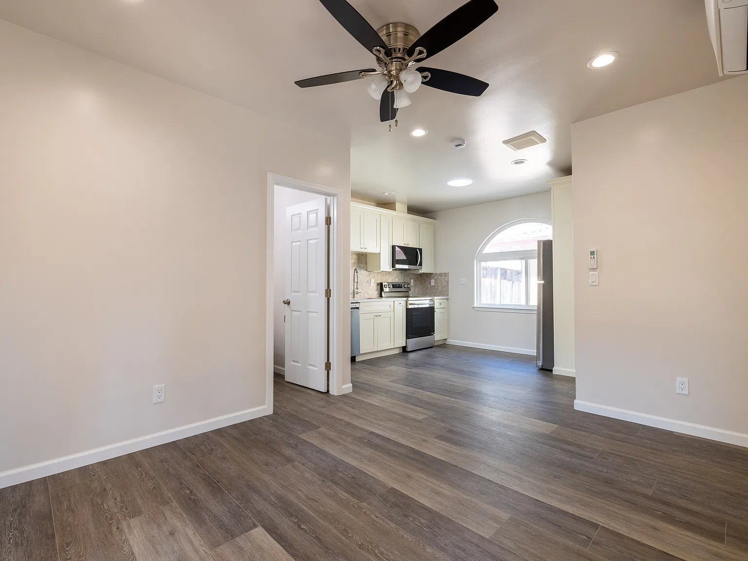 1 bed, 500 sqft, $3,000 — Photo 1