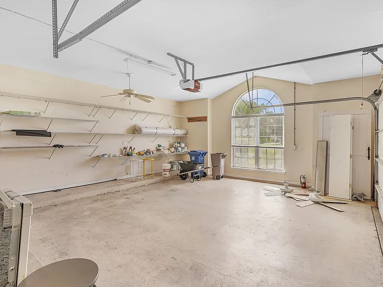 506 Lakeway Dr — Photo 39