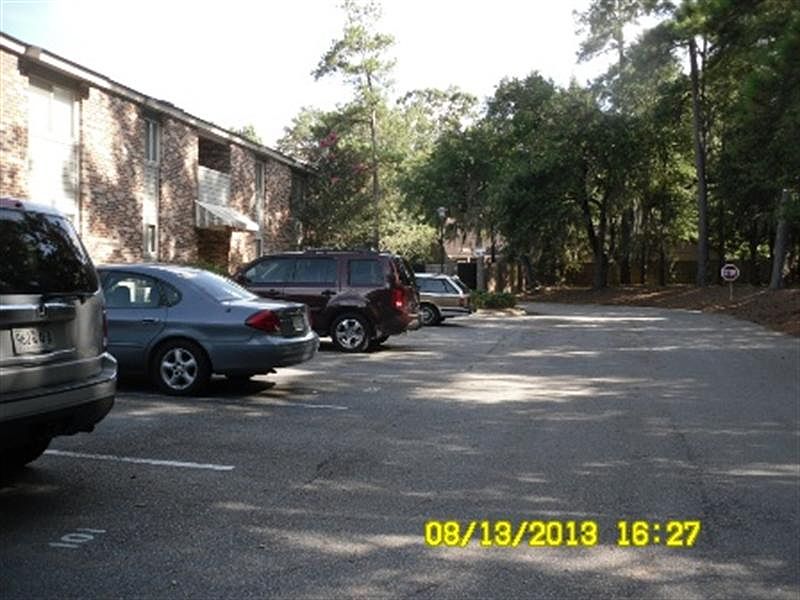 2nd image of 800 Andrea Ln #102