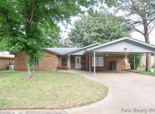 725 Gayle St, Burkburnett, TX 76354