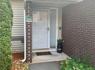 946 Halifax Dr, Warwick, RI 02886