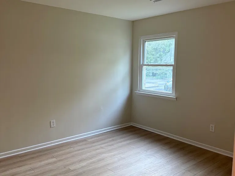 405 Winding Way — Photo 5