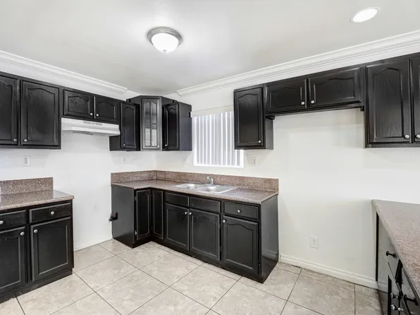 357 W 82nd St #357, Los Angeles, CA 90003