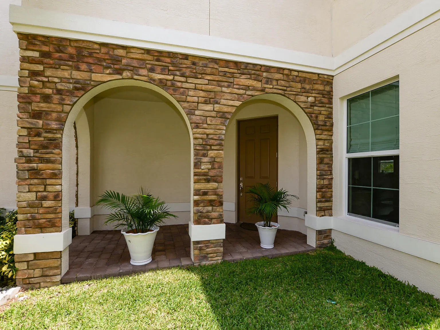 3 bed, 2.5 bath, 2534 sqft, $3,500 — Photo 4