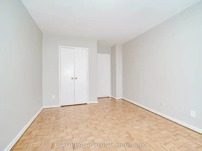 6200 Bathurst St #1412 — Photo 14