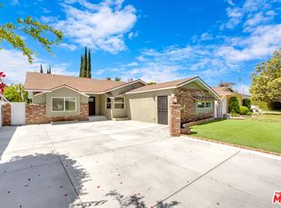 18800 Cohasset St, Reseda, CA 91335