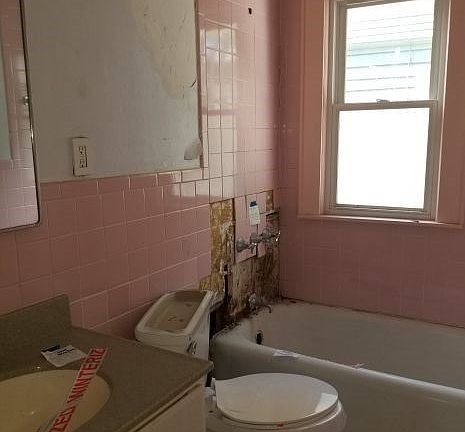 2nd image of 209 Craton St #11