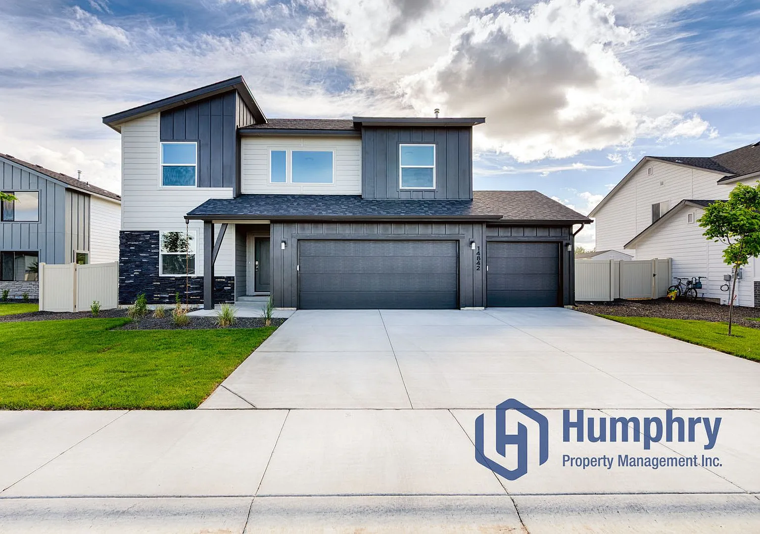 Beautiful home minutes from freeway access — Photo 1