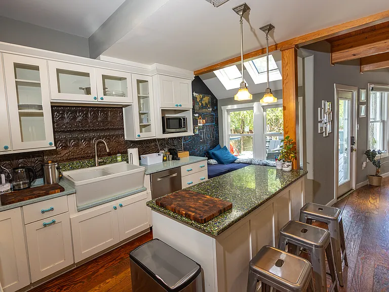 3404 Cedar St — Photo 7