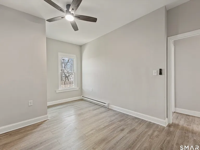 465 Washington Ave #B — Photo 11