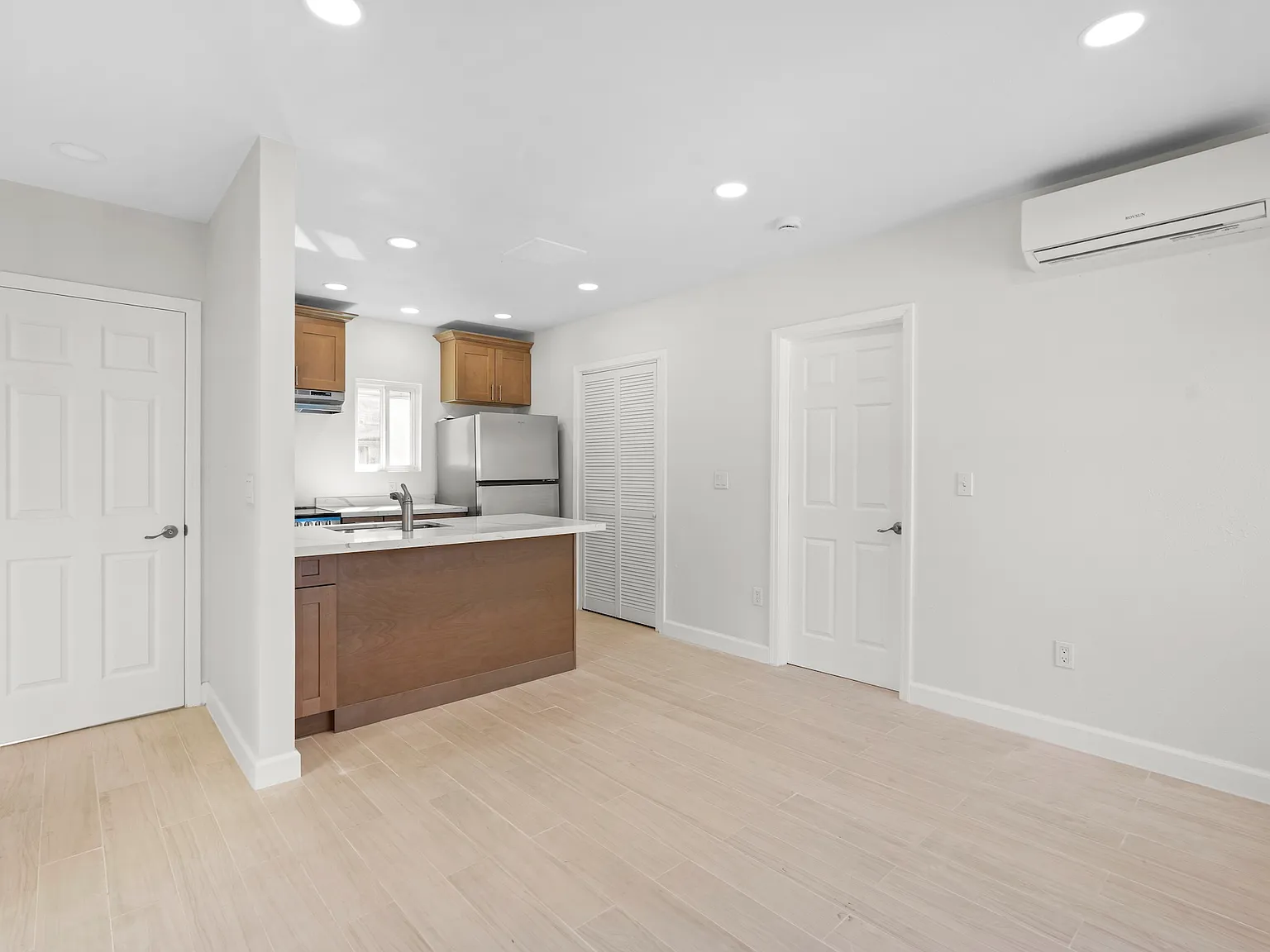 2 bed, 2.0 bath, 600 sqft, $3,995 — Photo 2
