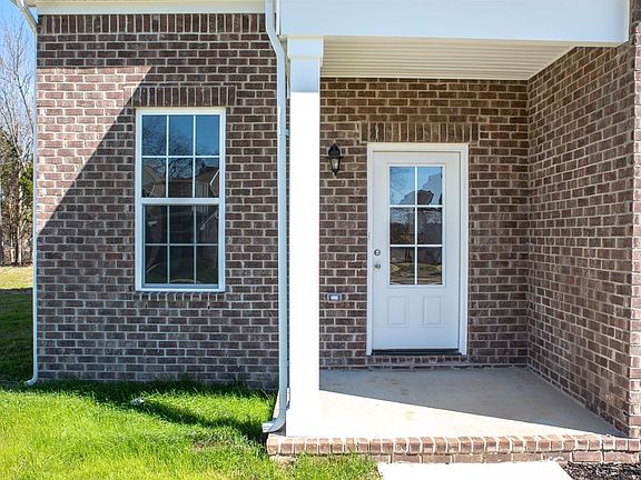 3rd image of 1013 Trevino Pl