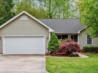 4123 Stirrup Dr, Greensboro, NC 27407