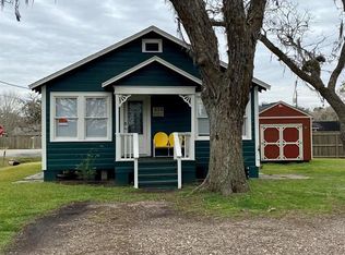 535 E Jackson St, West Columbia, TX 77486