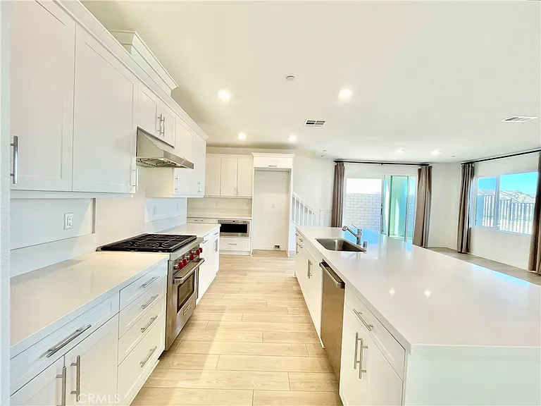 27812 Marquee Dr — Photo 5