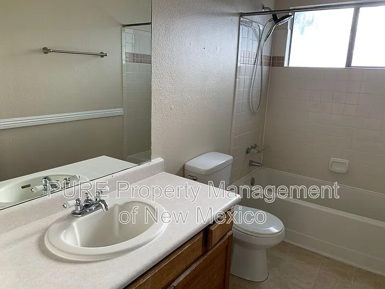 4556 Platinum Dr NE — Photo 10
