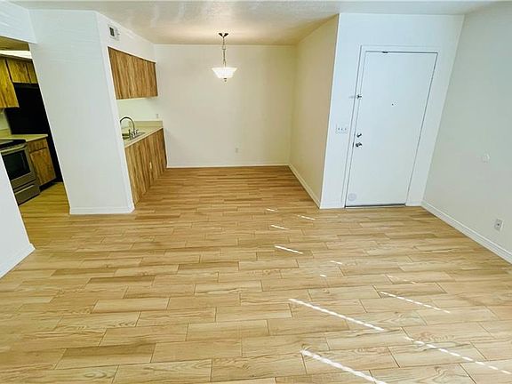 3rd image of 4810 S Dauphin Ave APT B13