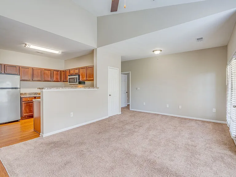 Vintage Retreat Apartments — Photo 11