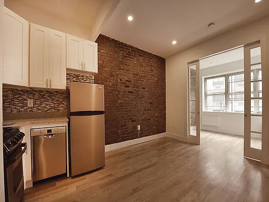 Rented by Cooper & Cooper Real Estate | media 14