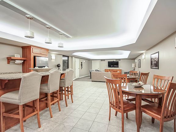 Social Room with fully equipped kitchen