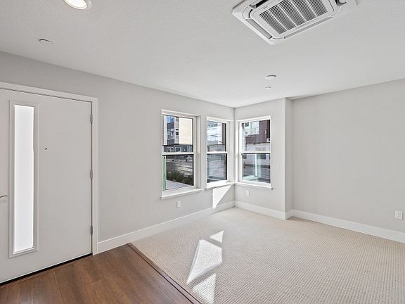 Entry bonus room