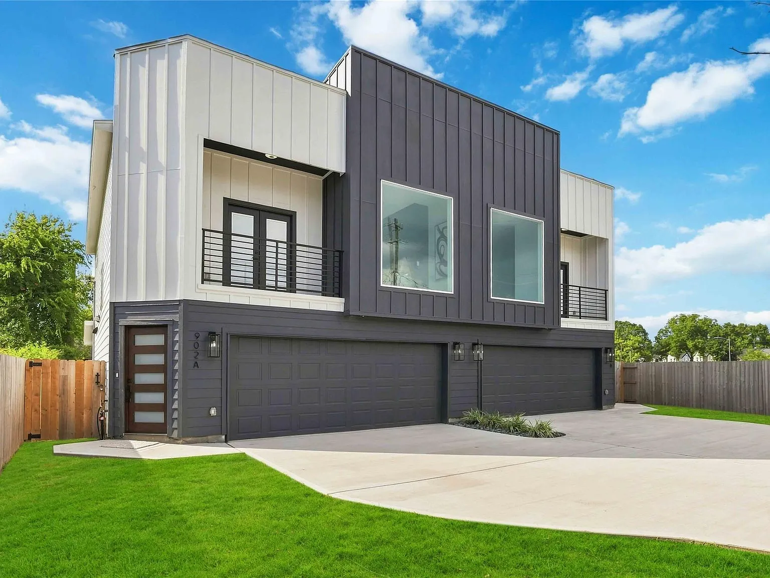 3 bed, 3.5 bath, 2960 sqft, $2,400 — Photo 2