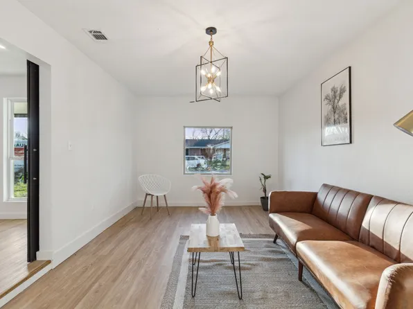 642 Edgeglen Dr, Dallas, TX 75217