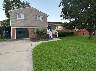 16 Bonneville Dr, Hampton, VA 23664