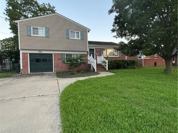 16 Bonneville Dr, Hampton, VA 23664
